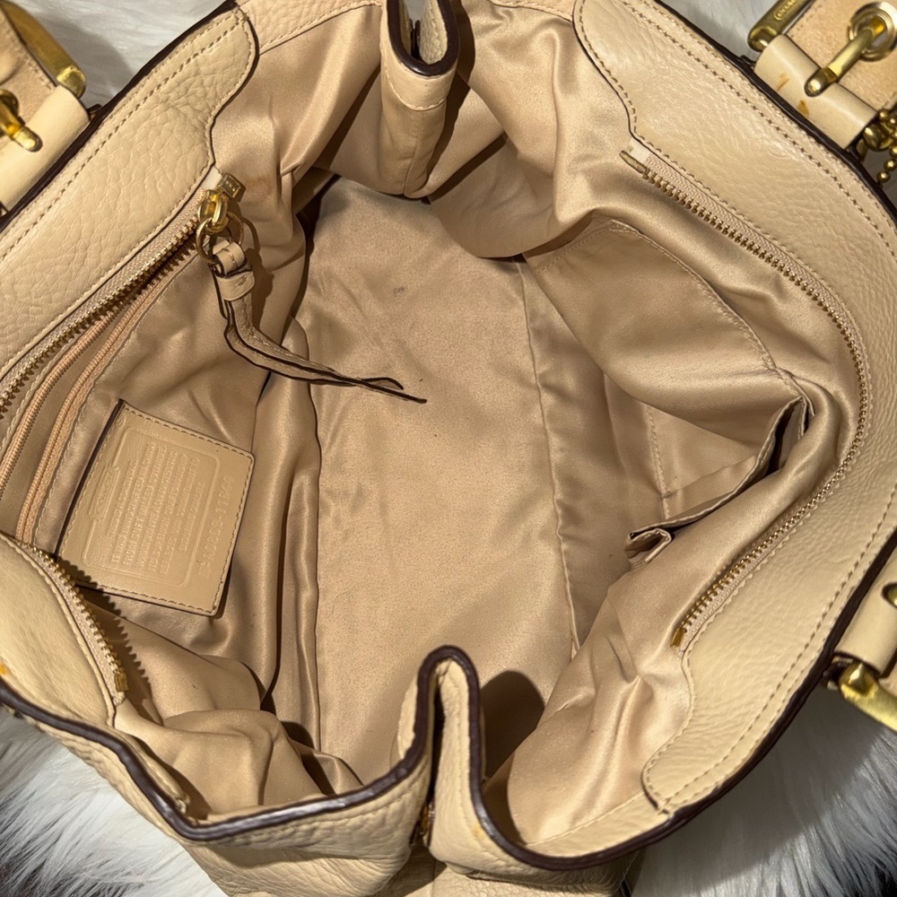 Coach Cream Leather Shoulder Bag - Picture 13 of 14